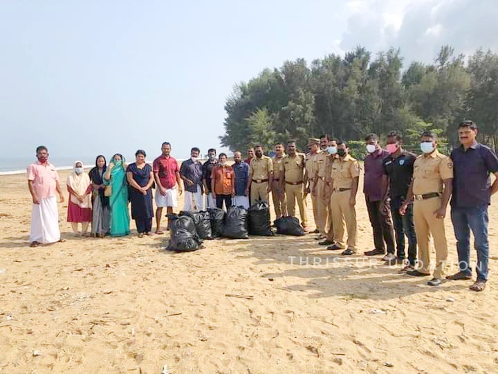 പരിസ്ഥിതി ദിനത്തിൽ കടലോരം ശുചീകരിച്ച് കോസ്റ്റൽ പോലീസ്