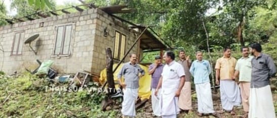 കർഷകർക്ക്  ഉടൻ നഷ്ടപരിഹാരം നൽകണം കെ സി അഭിലാഷ് ; കോൺഗ്രസ് നേതാക്കൾ നാശനഷ്ടങ്ങൾ ഉണ്ടായ പ്രദേശങ്ങൾ സന്ദർശിച്ചു