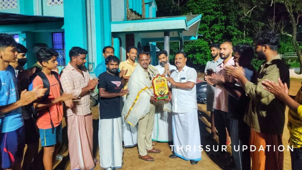 സെന്റ് ജോസഫ് ഫുട്ബോൾ ക്ലബ്ബ് വലങ്ങന്നൂരിന്റെ നേതൃത്വത്തിൽ പീച്ചി പോലീസ് സ്റ്റേഷൻ എ.എസ്.ഐ  ഷൈജുവിന് യാത്രായയപ്പ് നൽകി