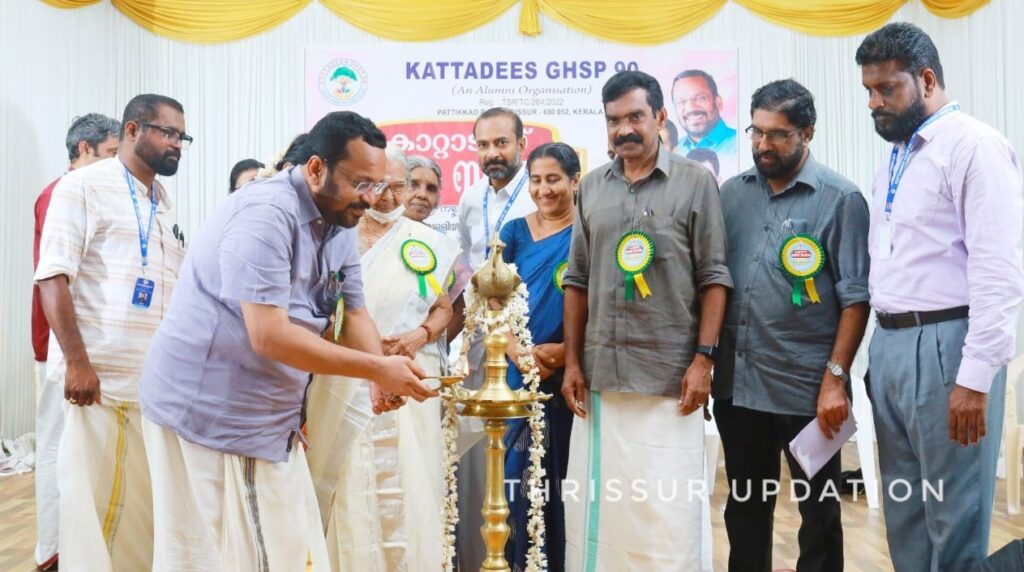 പട്ടിക്കാട്. ഗവ.ഹയർ സെക്കണ്ടറി സ്കൂളിലെ 1990 എസ്എസ്എൽസി ബാച്ചിന്റെ ആഭിമുഖ്യത്തിൽ കാറ്റാടീസ് മെഗാ സംഗമം നടത്തി