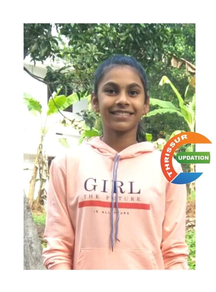 64-ാം കേരള സംസ്ഥാന സ്കൂൾ അത് ലറ്റിക് മീറ്റ് സബ് ജൂനിയർ ഗേൾസ് 100മീറ്റർ ഓട്ടമത്സരത്തിൽ വെങ്കലമെഡൽ നേടി വഴുക്കുംപാറ സ്വദേശി അശ്വതി. വി.എം