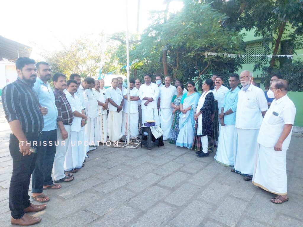 ഒല്ലൂക്കര മണ്ഡലം കോൺഗ്രസ്സ് കമ്മിറ്റിയുടെ നേതൃത്വത്തിൽ ജന്മദിനാഘോഷം നടത്തി