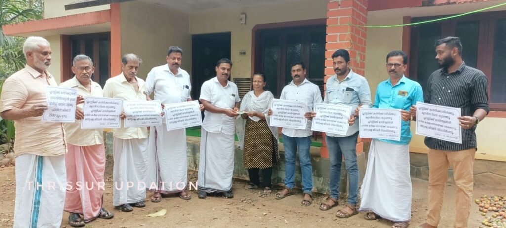 പ്ലാസ്റ്റിക്ക് കത്തിക്കുന്നുണ്ടോ ശ്രദ്ധിച്ചോളൂ, വിവരം നൽകുന്നവർക്ക് മെമ്പറുടെ വക  പാരിതോഷികം 2500 രൂപ.