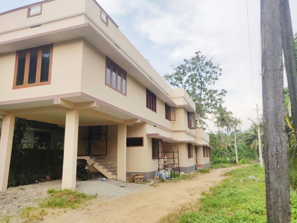 വീട് വില്പനയ്ക്ക് മിതമായ വിലയിൽ