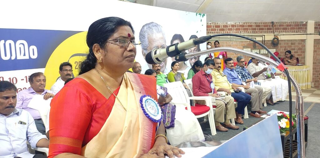 സംസ്ഥാന ക്ഷീര സംഗമം പടവ് 2023 ൻ്റെ ഭാഗമായി ക്ഷീരകർഷകർക്കായി ഒരുക്കിയ സൗജന്യ മെഡിക്കൽ ക്യാമ്പ് മൃഗസംരക്ഷണ ക്ഷീരവികസന വകുപ്പ് മന്ത്രി ജെ ചിഞ്ചുറാണി ഉദ്ഘാടനം ചെയ്തു