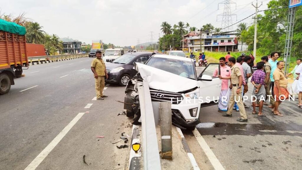 മുൻ എംഎൽഎ ടിവി ചന്ദ്രമോഹന്റെ കാർ അപകടത്തിൽപ്പെട്ടു