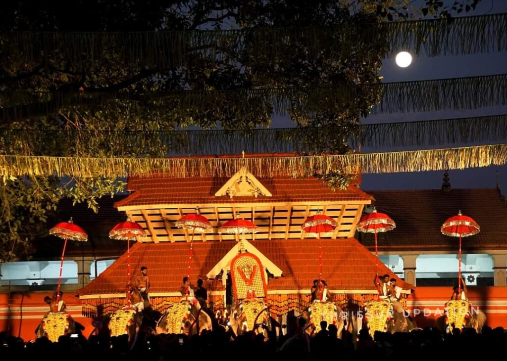 ആവേശമുണർത്തി കുട്ടനെല്ലൂർ പൂരം