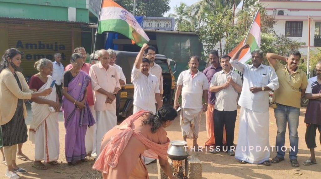 രാജ്യത്തിന്റെ ആപത് കാലത്തിന്റെ പ്രതീതിയായി പാലും, മധുരവുമില്ലാത്ത ചായ വിതരണം ചെയ്ത് കോൺഗ്രസ്സ് പ്രതിഷേധം