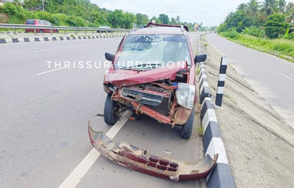 ദേശീയപാതയിൽ കാർ ടിപ്പറിൽ ഇടിച്ച് അപകടം