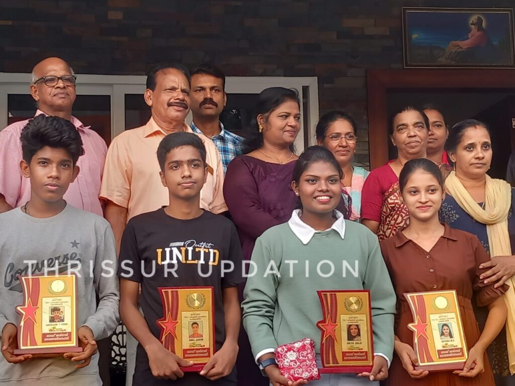 ആൽപ്പാറ റോസ് ഗാർഡൻ സ്ട്രീറ്റ് റെസിഡൻഷ്യൽ അസോസിയേഷന്റെ നേതൃത്വത്തിൽ ‘ആദരവ് 2023’ സംഘടിപ്പിച്ചു