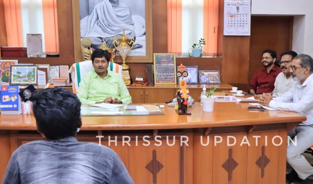 കോവിഡ് ബാധിച്ച് മരിച്ചവരുടെ മക്കള്‍ക്ക് ഇനി പഠനം മുടങ്ങില്ല; നാലു കുട്ടികളുടെ കൂടി പഠനച്ചെലവ് കണ്ടെത്തി നല്‍കി ജില്ലാ കലക്ടര്‍