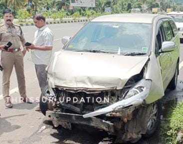 കൊമ്പഴയിൽ ഇന്നോവ കാർ അപകടത്തിൽ പെട്ടു