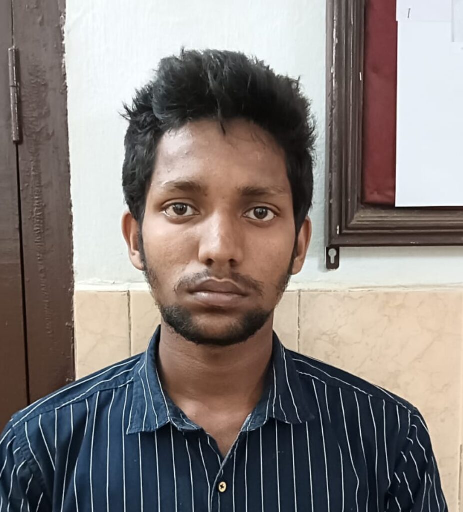 കാപ്പ ചുമത്തി ജില്ലയിൽ പ്രവേശിക്കുന്നതിന് വിലക്കേർപ്പെടുത്തിയിരുന്ന പ്രതി ചുവന്നമണ്ണിൽ ഒളിവിൽ കഴിയുന്നതിനിടെ പീച്ചി പോലീസ് പിടികൂടി